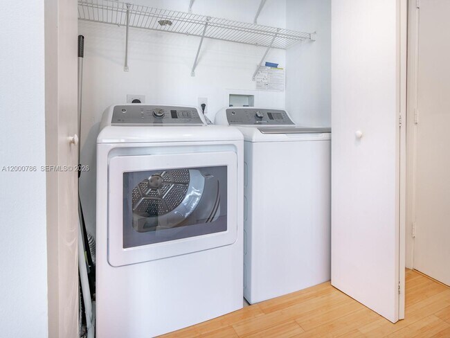 Building Photo - 1330 West Ave