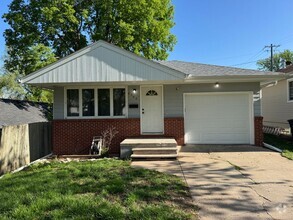 Building Photo - Charming Midtown 3BR Near Benson & UNO for...