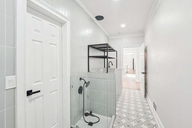 Building Photo - 1600 Spring Arbor Ct