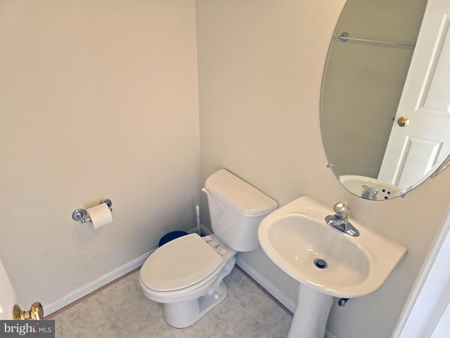 Building Photo - 8557 Wyngate Manor Ct