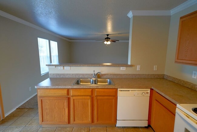 Building Photo - Charming 4-Bedroom, 2.5-Bathroom Home in C...