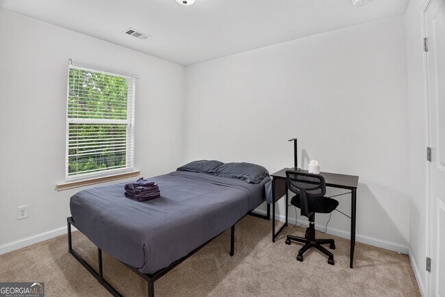 Building Photo - 865 Society Cir