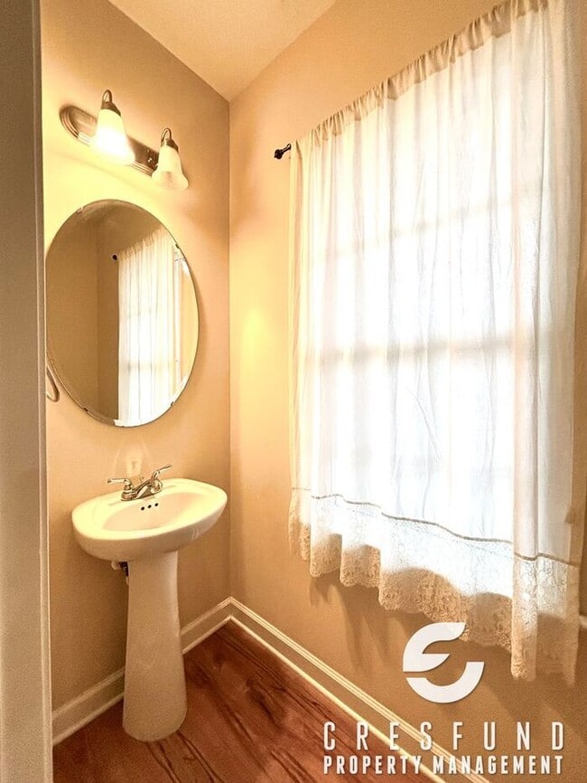 Building Photo - 15-20 Minutes from Fort Bragg and Cape Fear Valley! 4 Bed, 2.5 Bath AVAILABLE FOR MOVE IN NOW!