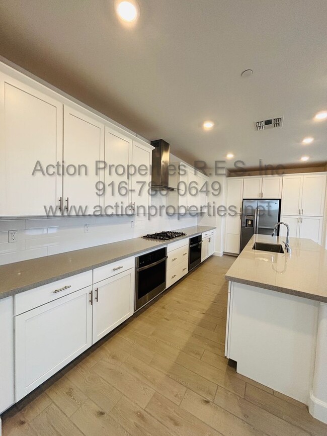 Building Photo - Action Properties RES inc. Offering Brand New Breckenridge @ Sierra West Solar 5 Bedroom 2793aq f...