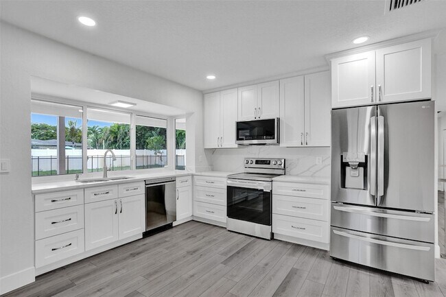 Building Photo - 5361 SW 7th St
