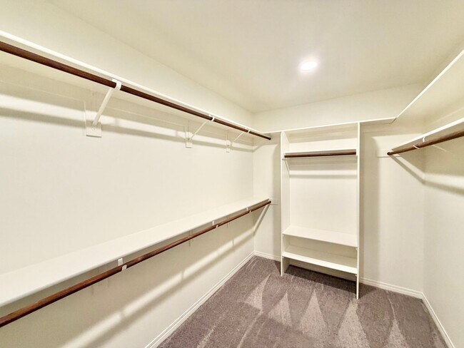 Building Photo - 30136 Sutton Ct