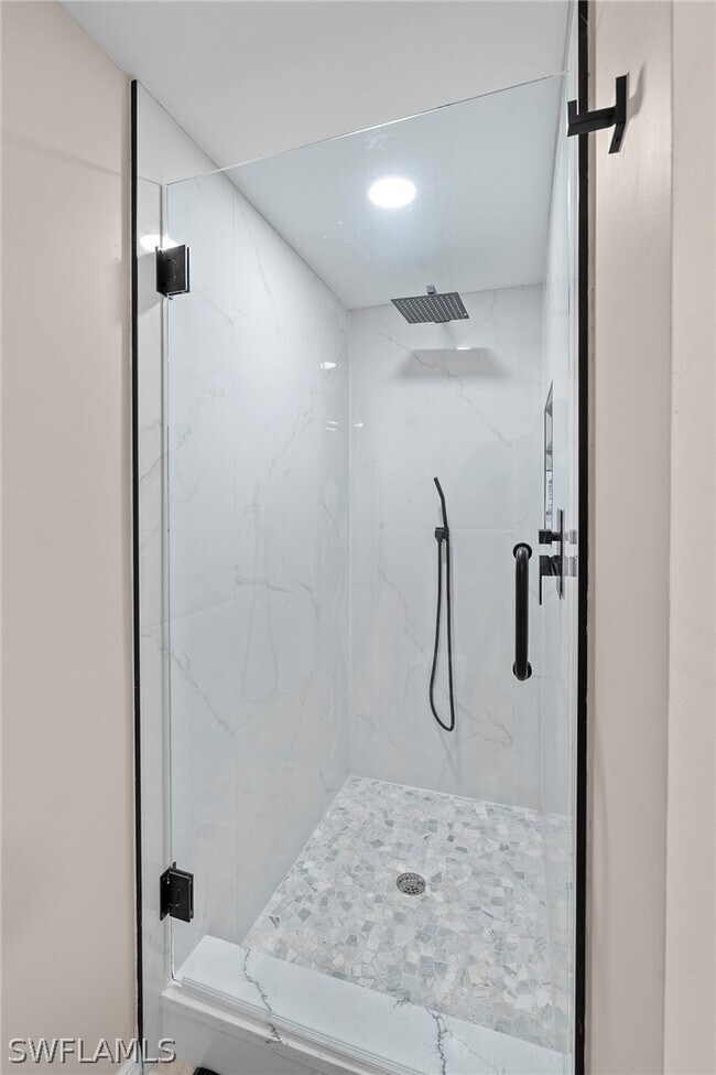 Building Photo - 153 Bristol Ln