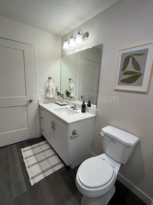 Building Photo - 155 E Ninth