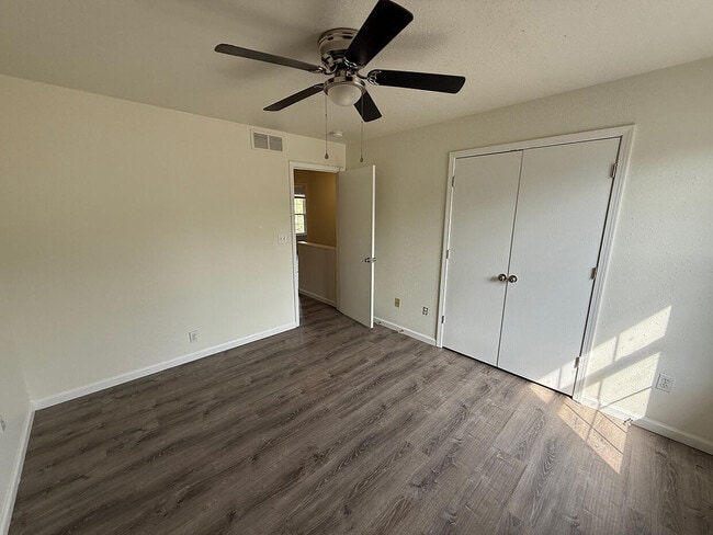 Building Photo - 1417 Raleigh Dr