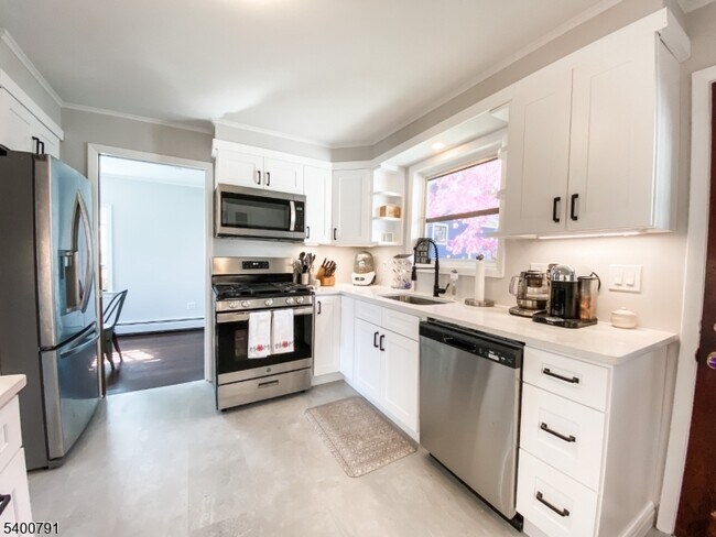 Building Photo - 32 Lenape Trail