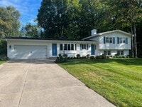 Building Photo - 1365 Heather Dr