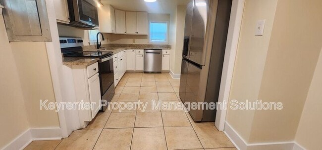 Building Photo - 813 Highland Ave