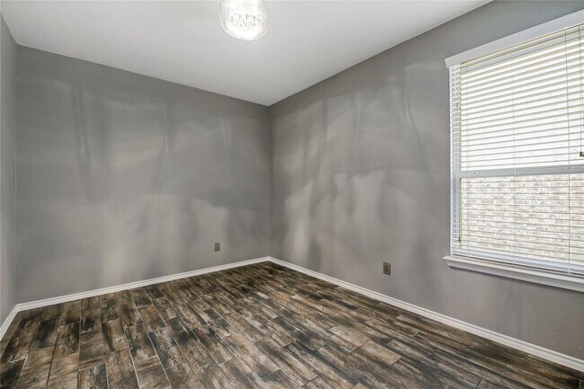 Building Photo - 1708 Cole Ln