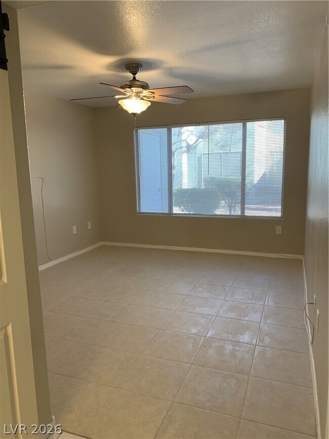 Building Photo - 5710 E Tropicana Ave