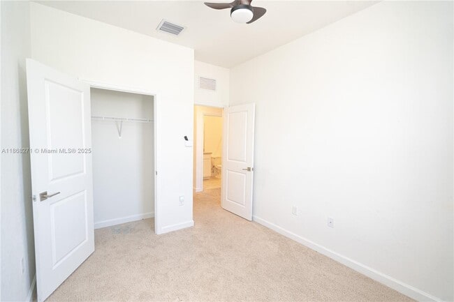 Building Photo - 1141 SW 6th Ct