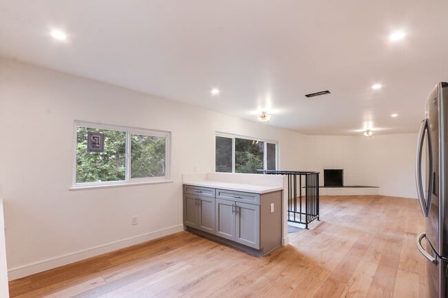 Building Photo - 2042 N Alvarado St