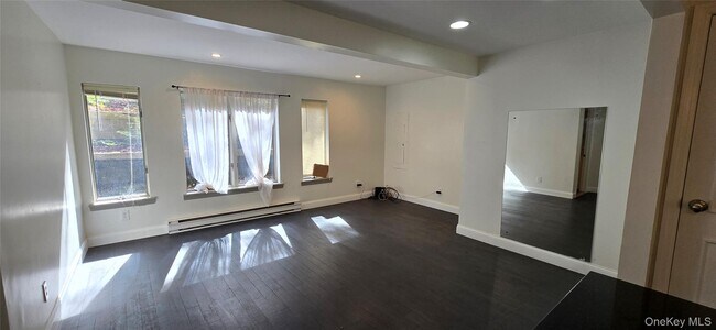 Building Photo - 12 Zematt Ct