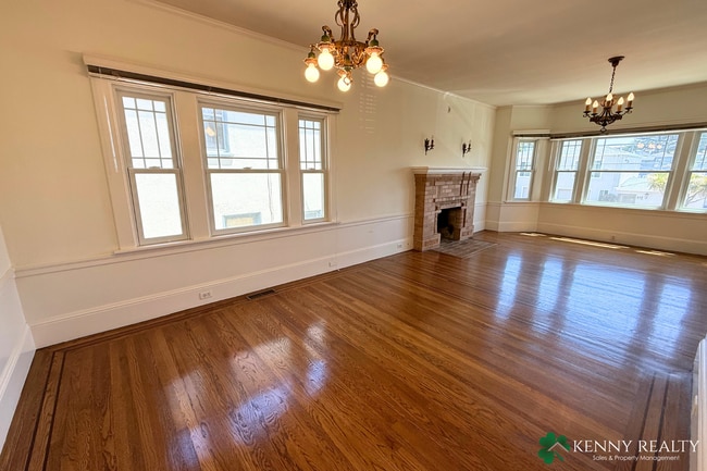 Building Photo - Spacious 3 Bedroom Home in Sign Hill Neighborhood in South San Francisco