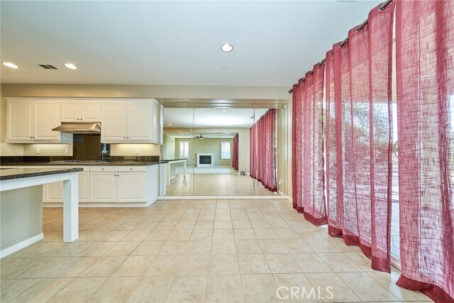 Building Photo - 1324 Macneil Dr