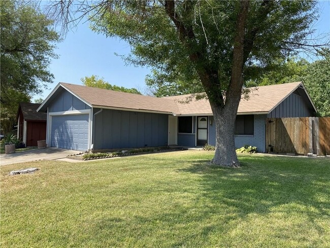 Building Photo - 1303 Barrington Dr