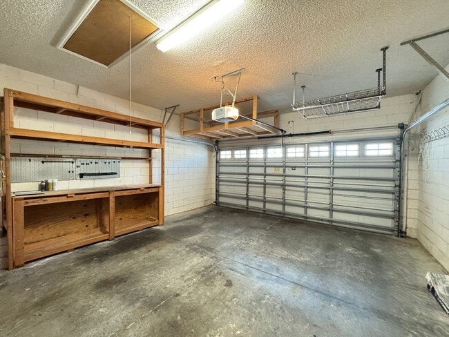 Building Photo - Spacious 4-bedroom, 3-bath POOL home in Cypress Springs! Pool Service INCLUDED!