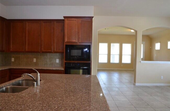 Building Photo - 7219 Pearl Terrace Ln