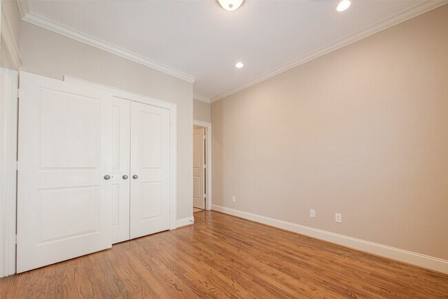 Building Photo - 232 Detering St