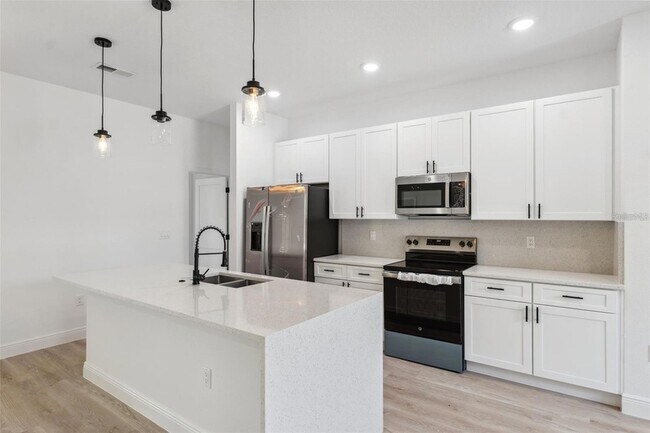 Building Photo - 3072 SW 168th Loop