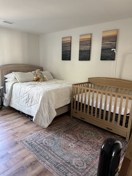 Second bedroom - 6103 Essex House Sq