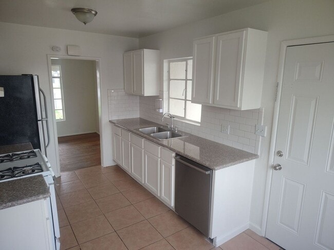 Building Photo - 3 Bedroom 1 Bathroom Home in Benton Park Available! Ask About Our Move-In Special!