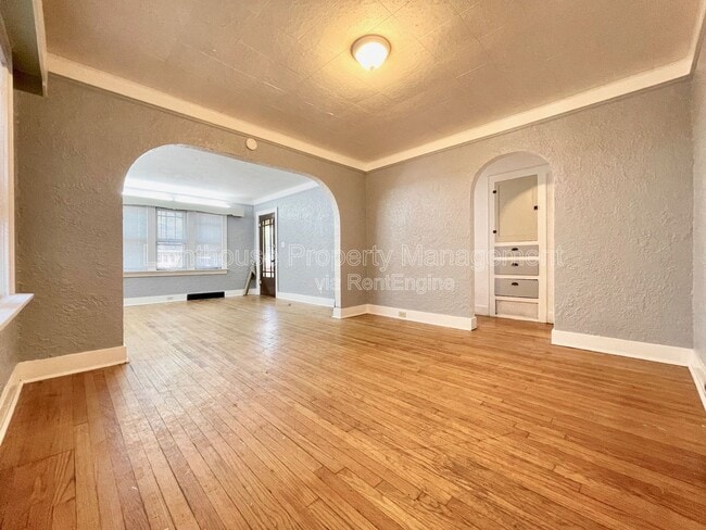 Building Photo - 1183 Emerson Ave