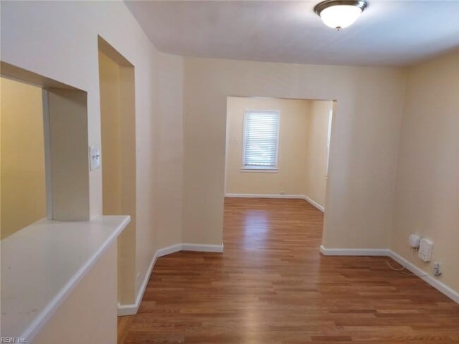 Building Photo - 3 BR 2 BA House