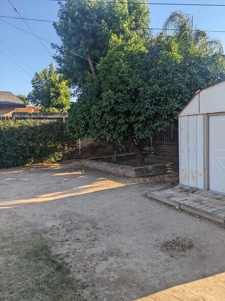 Building Photo - 3161 W Swift Ave