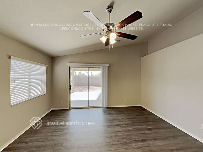 Building Photo - 847 S Esmeralda