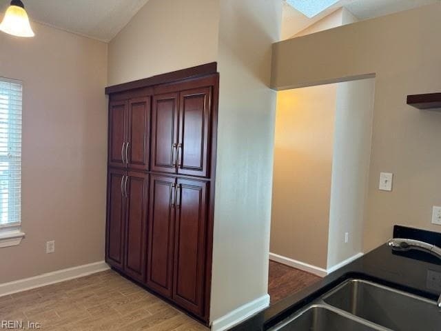 Building Photo - Great Neck Condominium!