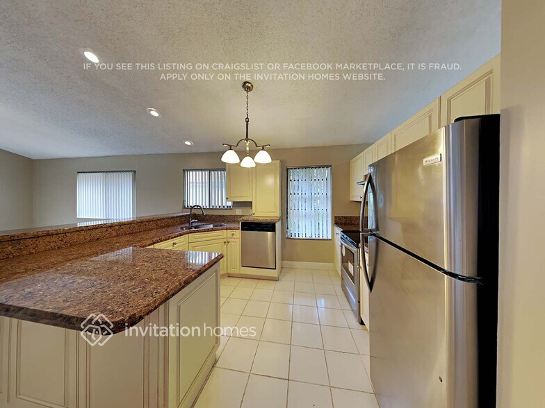 Building Photo - 4036 NW 5th Dr