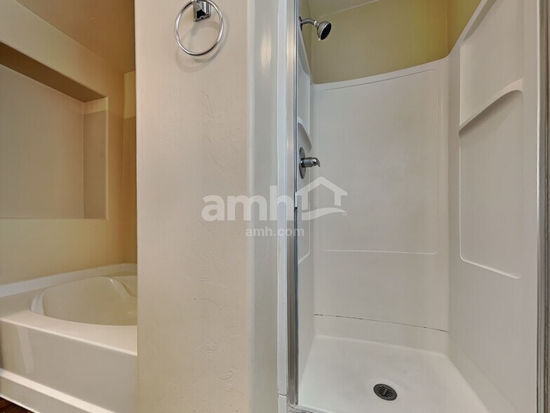 Building Photo - 3713 W Avenida Fria