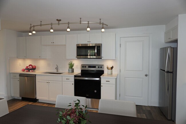 Building Photo - Updated 3 Bed / 1 Bath in Collegeville