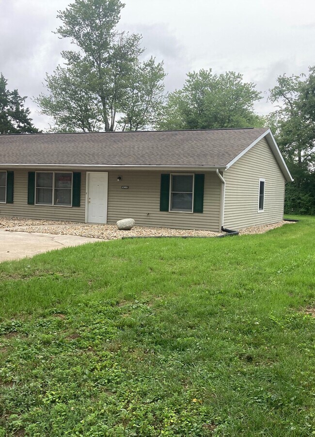 Building Photo - Carmichael Properties LLC. 1303