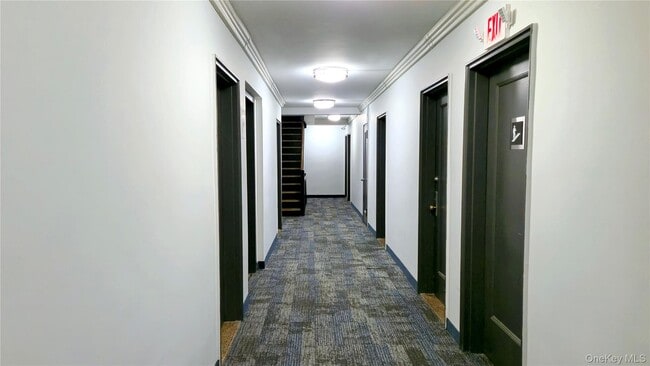 Building Photo - 220 Pelham Rd