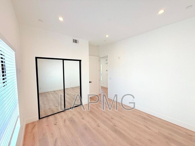 Building Photo - 3414 London St