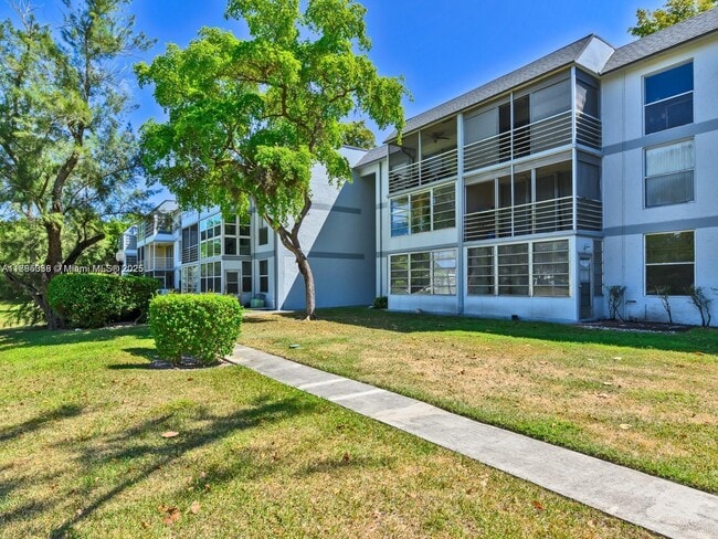Building Photo - 8401 Lagos De Campo Blvd