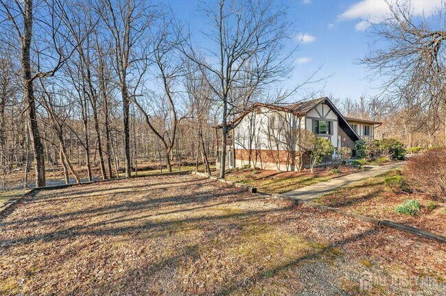 Building Photo - 2289 Brookside Dr