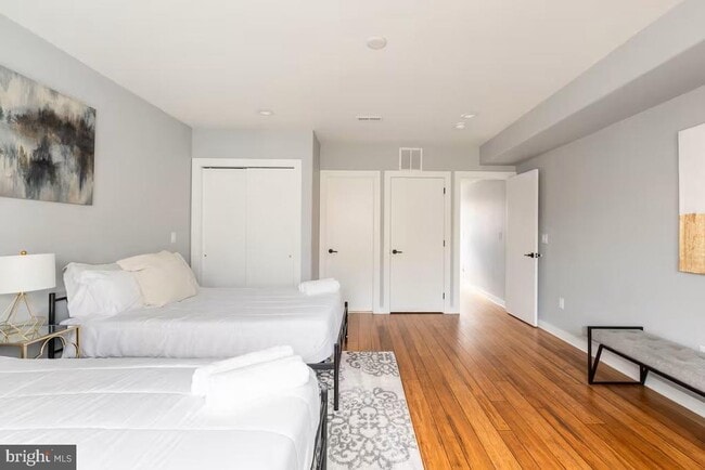 Building Photo - 2532 Annin St