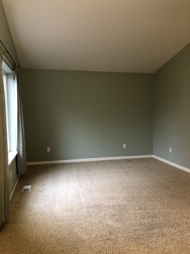 Building Photo - Beautiful 3 Bed + Bonus Room, 2.5 Bath Home!