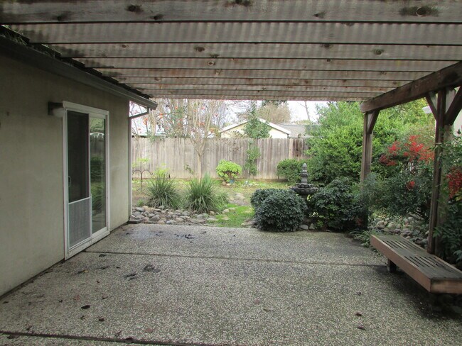 Building Photo - 107 Petrilli Cir