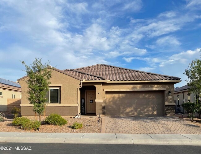 Building Photo - 9017 W Rolling Springs Dr
