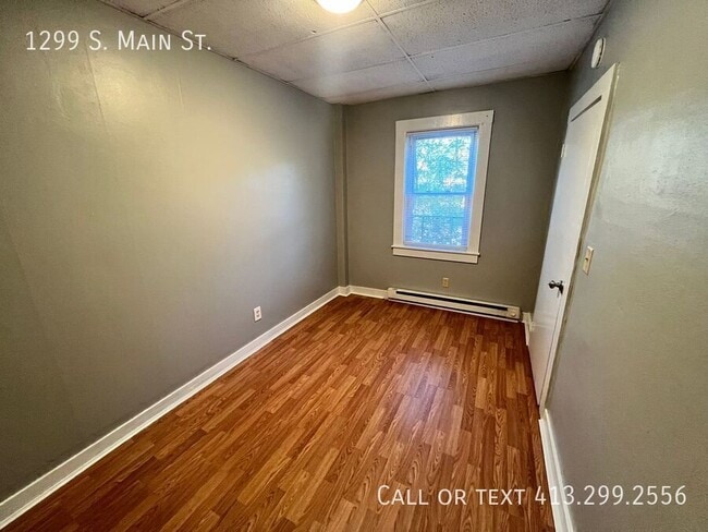 Building Photo - 1299 S Main St