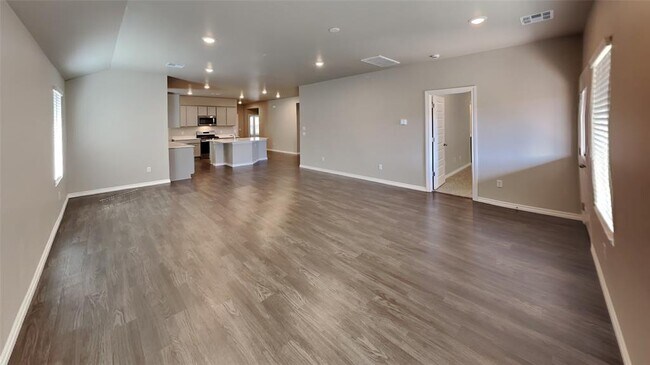 Building Photo - 2740 Dennis Dr
