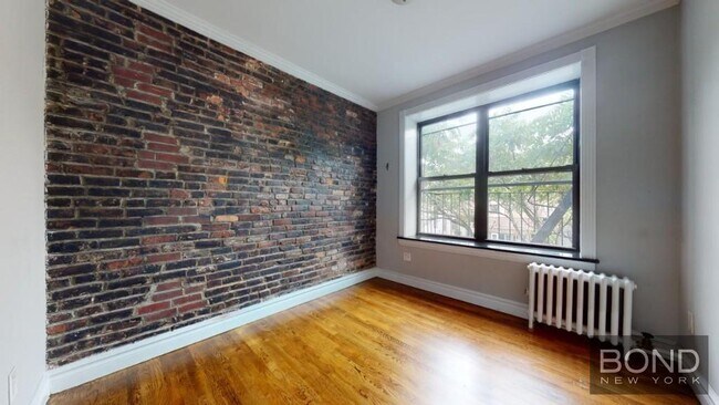 Building Photo - 432 E 13th St